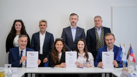 Mit rund 30 Millionen Übernachtungen jährlich sind die Heilbäder Bayerns und Tschechiens gemeinsam die größte Gesundheitsregion auf dem Kontinent. Jetzt wollen die mehr als 100 Kurorte und Kurbetriebe in einer grenzübergreifenden Kooperation Weichen für die Zukunft stellen. Foto: Bayerischer Heilbäder-Verband