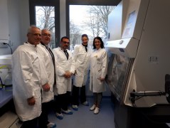 Verschiedene Formen der Zusammenarbeit wurden beim BHV-Besuch am Uniklinikum Augsburg mit Prof. Claudia Traidl-Hoffmann (re.) vereinbart